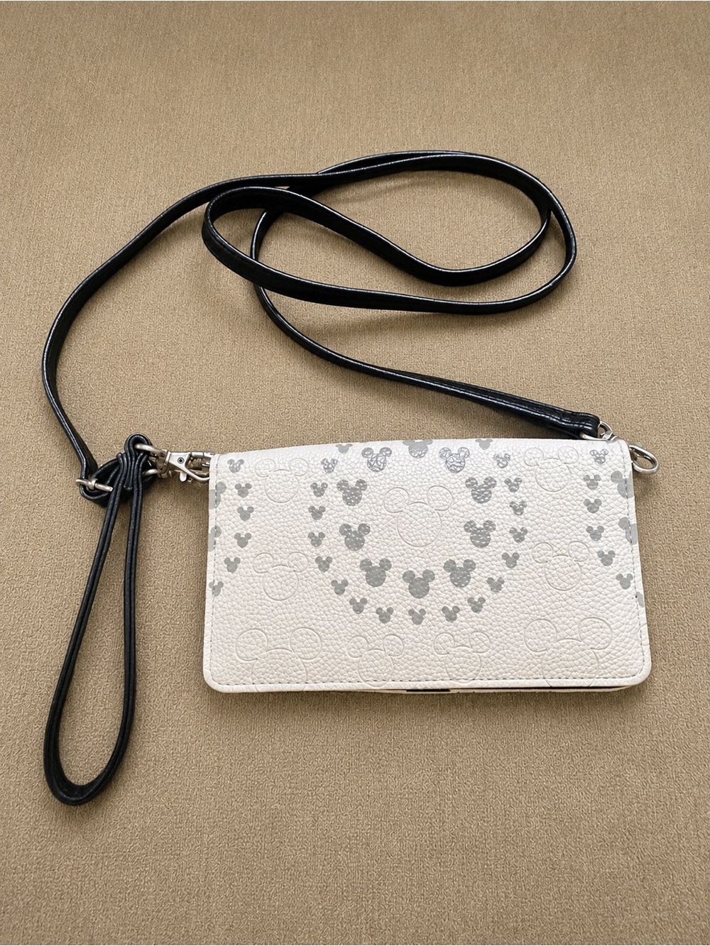 ☀️Disney Mickey Mouse Crossbody Wallet Wristlet Purse White Gray Print.